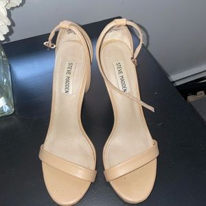 Steve Madden / nude color heels/ size 8